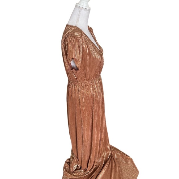 NWT See and Be Seen Arya Metallic Bronze Maxi Dress Size Medium - Picture 5 of 12